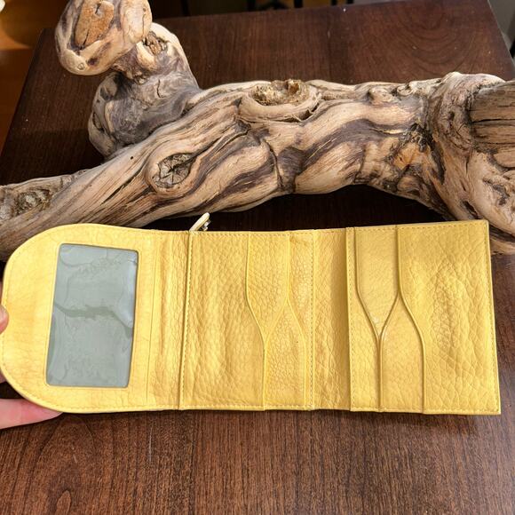 Cole Haan yellow leather Card wallet tri-fold - Picture 6 of 9